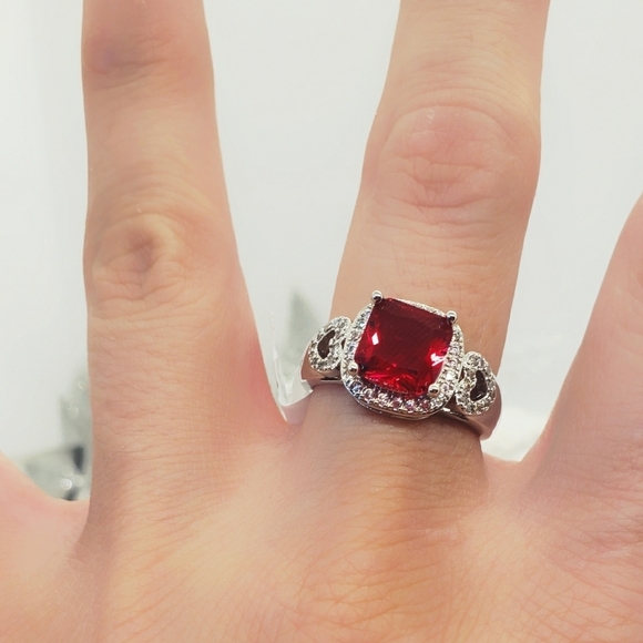 NEW Cubic Zirconia Elevated PAVE RED CRYSTAL Ring 8 Sterling Silver Plated - Picture 1 of 13